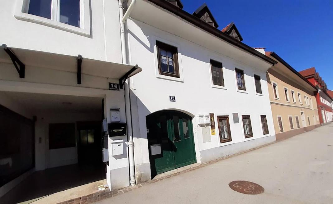 Lounge-Style-Hostel Sankt Veit an der Glan Buitenkant foto